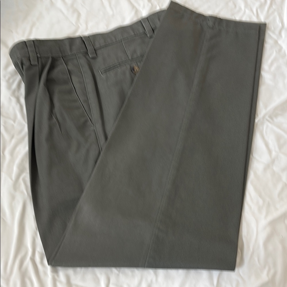 Dockers dark khaki colored Chinos Classic Straight-Leg Design 31x32
